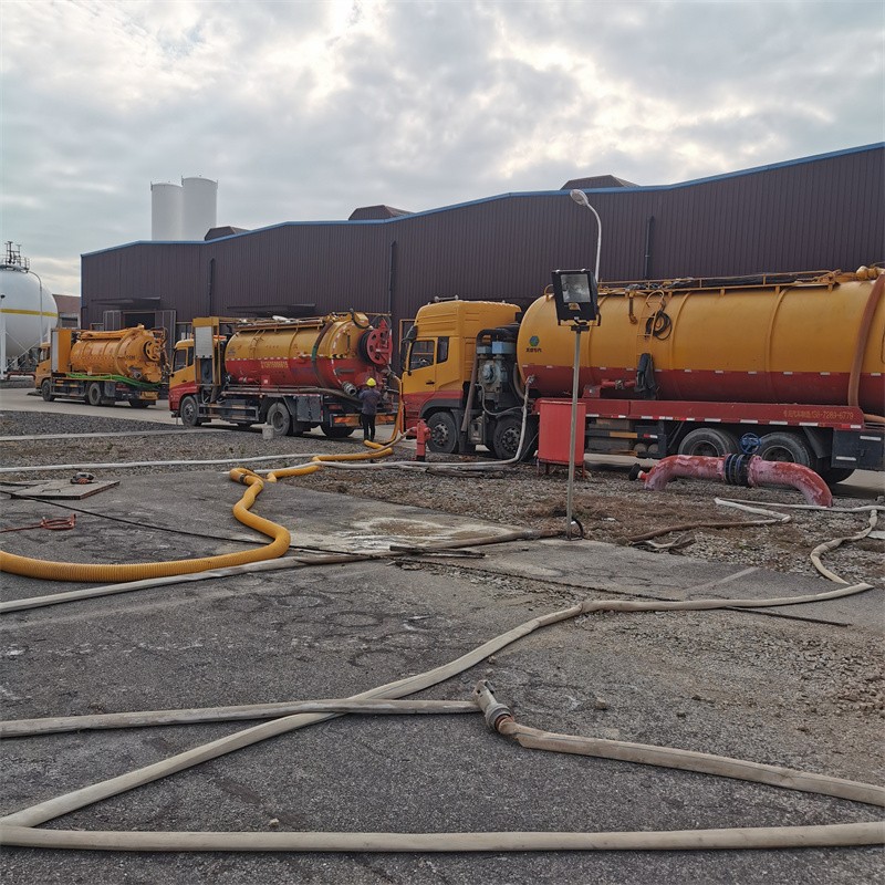 东凤镇污水池清理