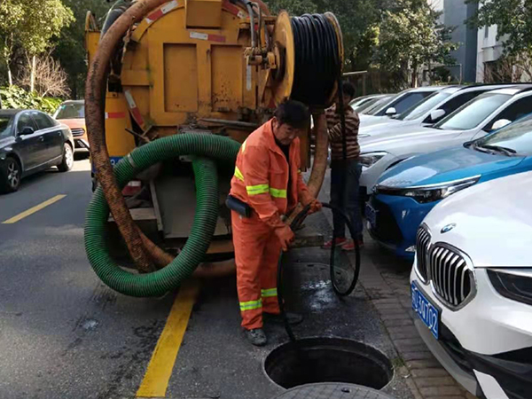 东凤镇排污管道清淤